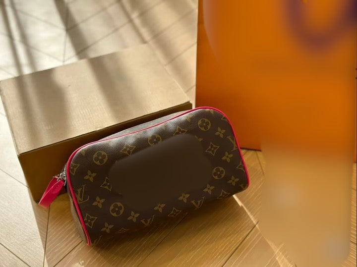 Makeup Bag (PRE-ORDER ONLY)
